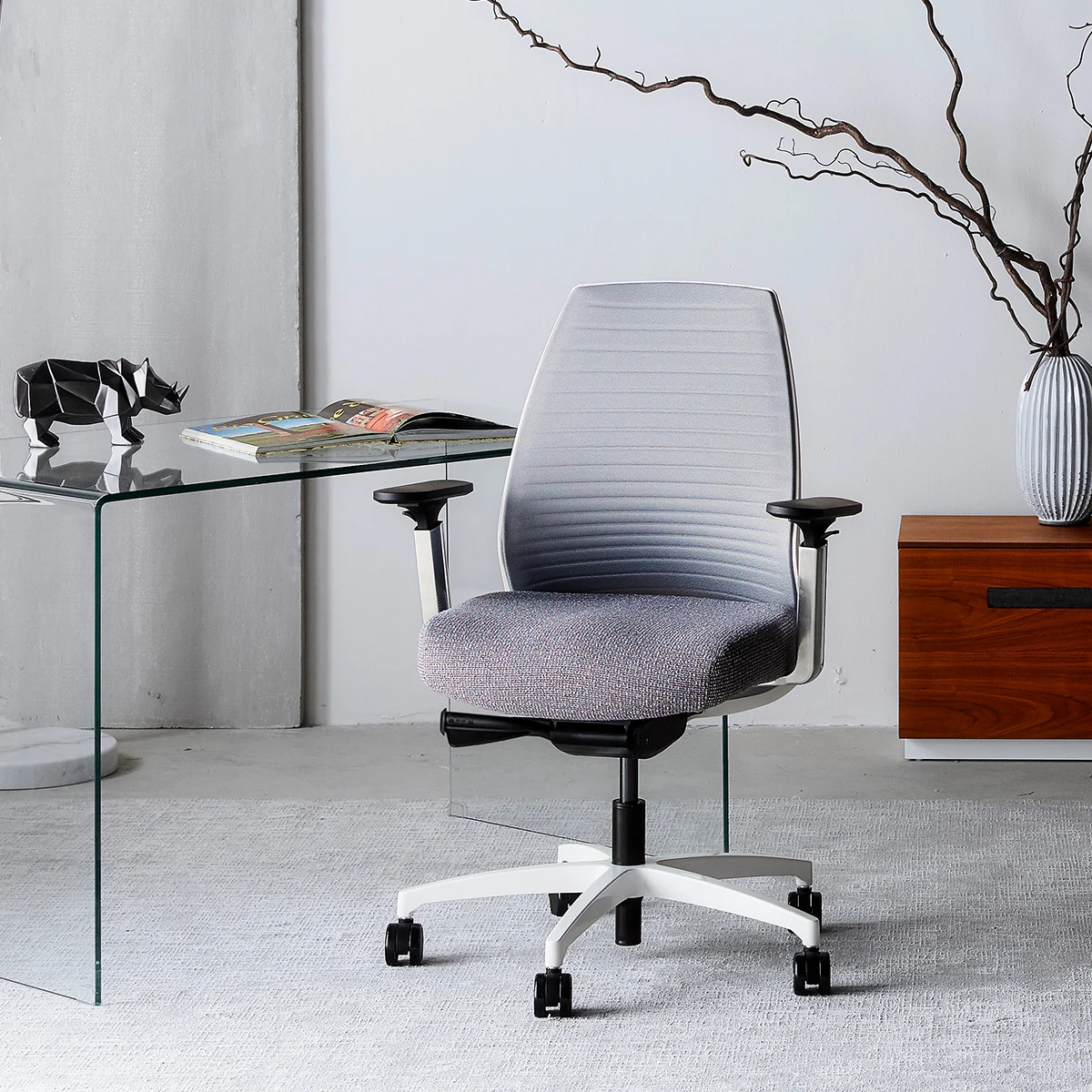 groove back with a medium comfort seat